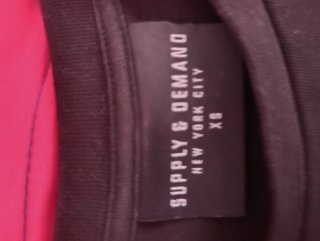 Camiseta Supply & Demand Negra