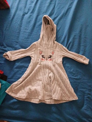 Vestido niña gris con capucha y gatito