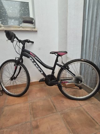 Bicicleta B-Pro Negra y Rosa