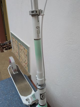 Patín Oxelo blanco y morado