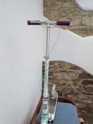 Patín Oxelo blanco y morado