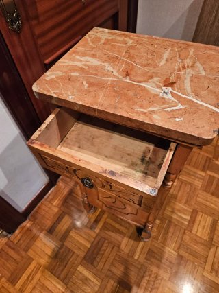 Mesilla antigua madera y mármol