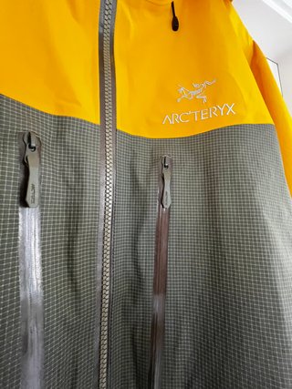 Cazadora Arc'teryx Gore-Tex Verde y Amarilla