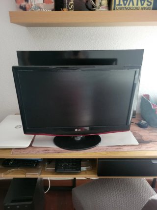 Televisor LG Flatron 21.5