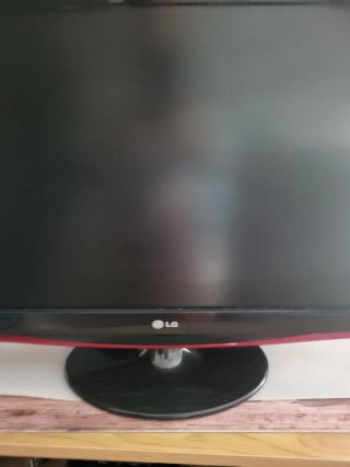 Televisor LG Flatron 21.5