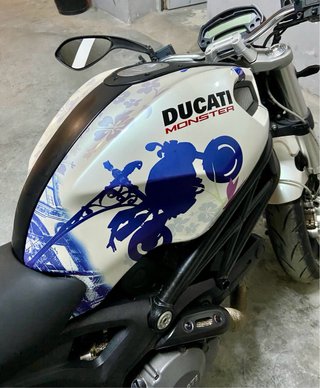 Ducati Monster 696