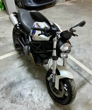 Ducati Monster 696