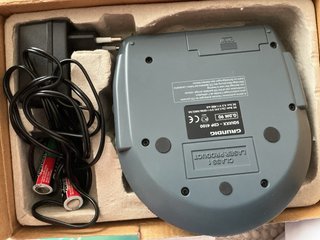 CD Portátil GRUNDIG SQUIXX