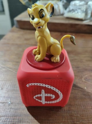 Figura Disney con cuento