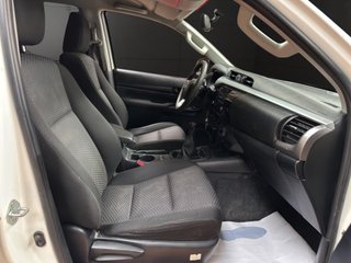 Toyota Hilux 2.4 D-4D Cabina Doble GX