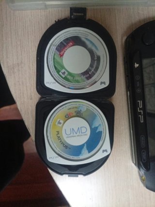 PSP E1004 Negra +Juegos