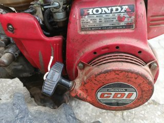 Motocultor Honda con fresas