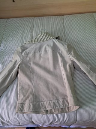 Chaqueta Stradivarius Beige Suede