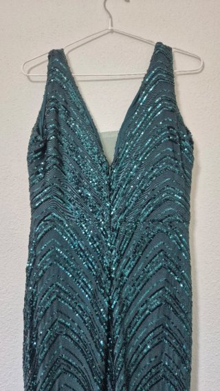 Vestido de fiesta verde con lentejuelas