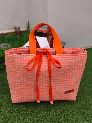 Bolso de tela a cuadros naranja y beige