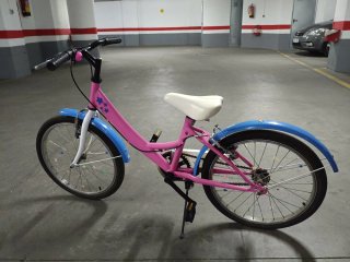Bicicleta infantil rosa y azul. No realizo envío