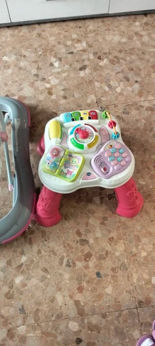 Andador y mesa de actividades para bebé