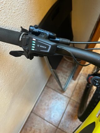 Bicicleta Eléctrica Cannondale Amarilla. Gama Alta