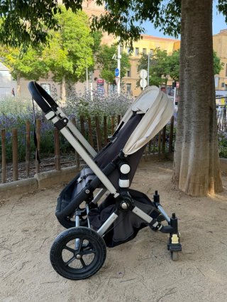 Cochecito Bugaboo con cuco y funda