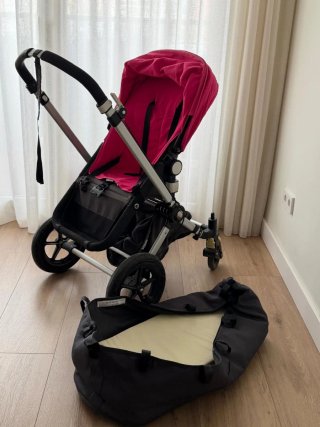 Cochecito Bugaboo con cuco y funda