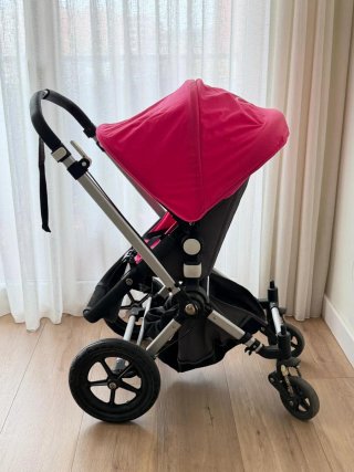 Cochecito Bugaboo con cuco y funda