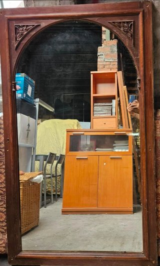 Espejo grande de madera tallada antiguo
