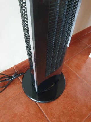 Ventilador de Torre Rowenta Negro