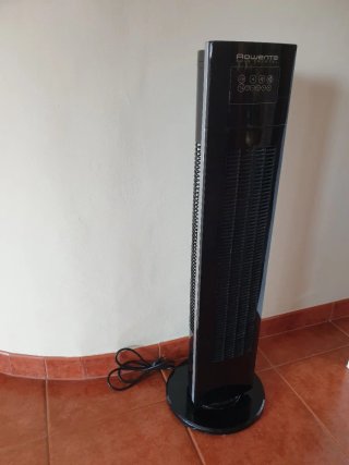 Ventilador de Torre Rowenta Negro