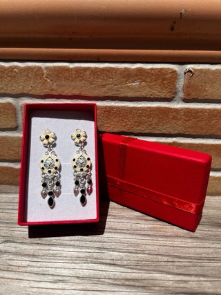 Pendientes elegantes pedrería, flamenca NUEVOS