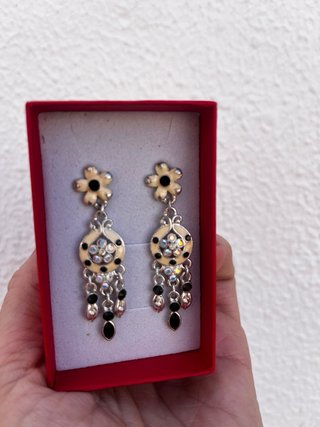 Pendientes elegantes pedrería, flamenca NUEVOS