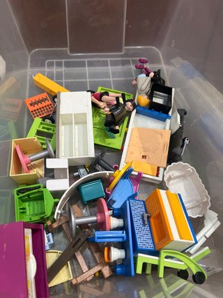 Consegna di varie figure Playmobil