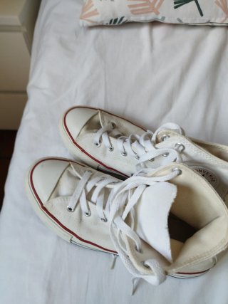 Zapatillas Converse Blancas y Rojas