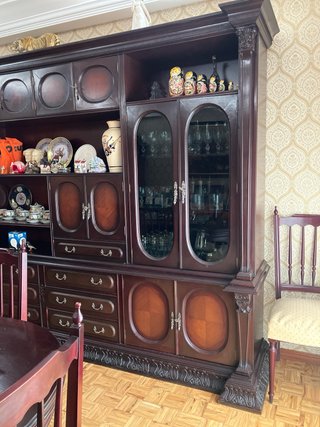 Mueble de salón clásico madera y cristal: REGALO