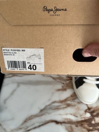 Zapatillas P448 Mujer Negras y Blancas