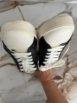 Zapatillas P448 Mujer Negras y Blancas