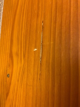 Estantería de madera natural