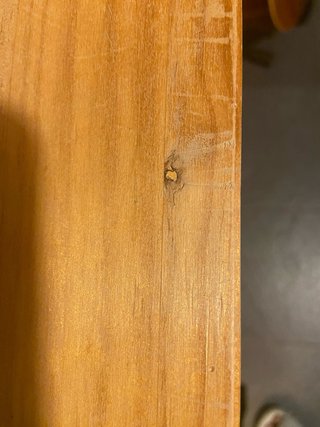 Estantería de madera natural