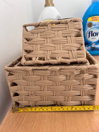 Organizzatori da bagno in carta e vimini