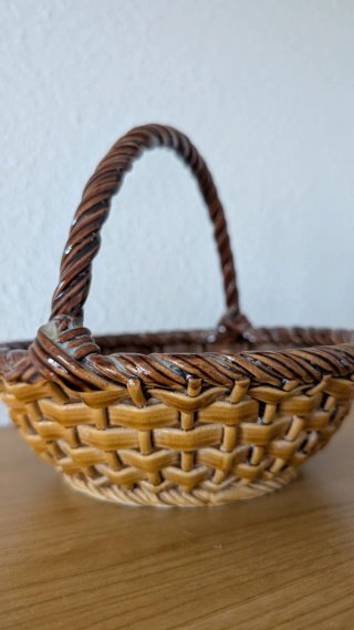Cesta cerámica estilo mimbre