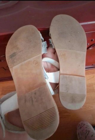 Sandalias piel niña talla 30. Marca Karralli
