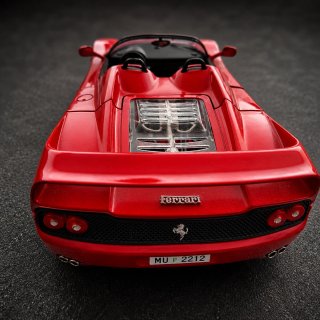 Maqueta Ferrari Roja F50 Marca Bburago