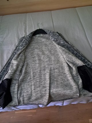 Chaqueta Bershka gris