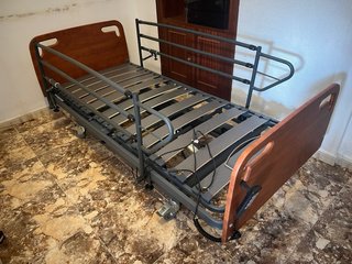 Cama articulada hospitalaria