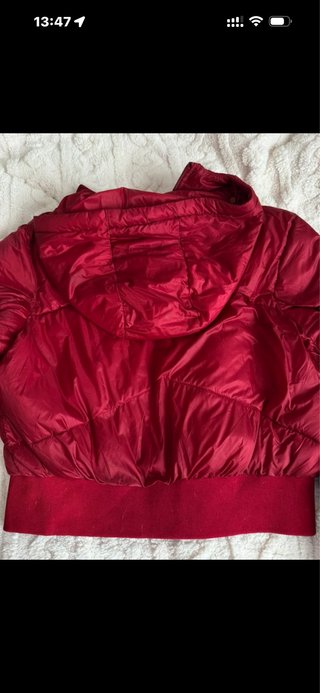 Chaqueta corta Oysho roja talla M