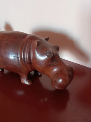 Scultura ippopotamo in legno