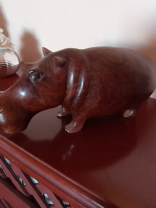 Scultura ippopotamo in legno