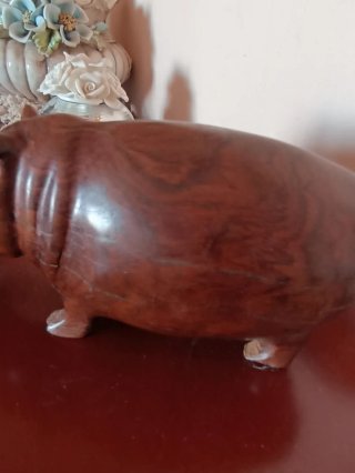 Scultura ippopotamo in legno