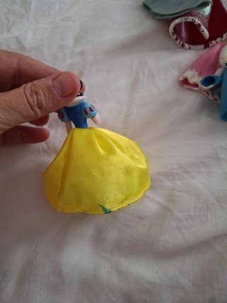 Figuras Blancanieves y vestidos