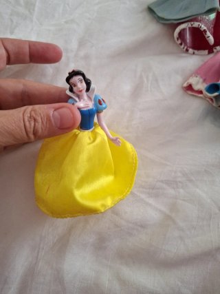 Figuras Blancanieves y vestidos