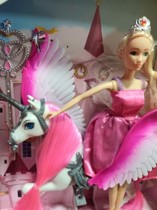 Muñeca Princesa y Unicornio con Alas